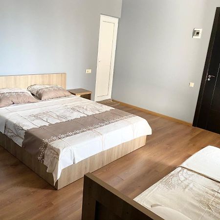 Hotel Charli Koboeleti Buitenkant foto